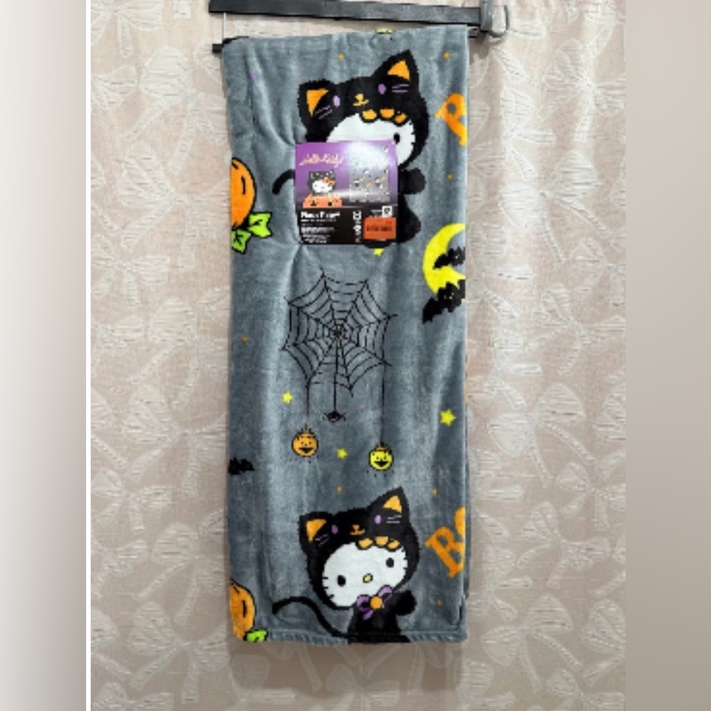 Hello Kitty Halloween Blanket